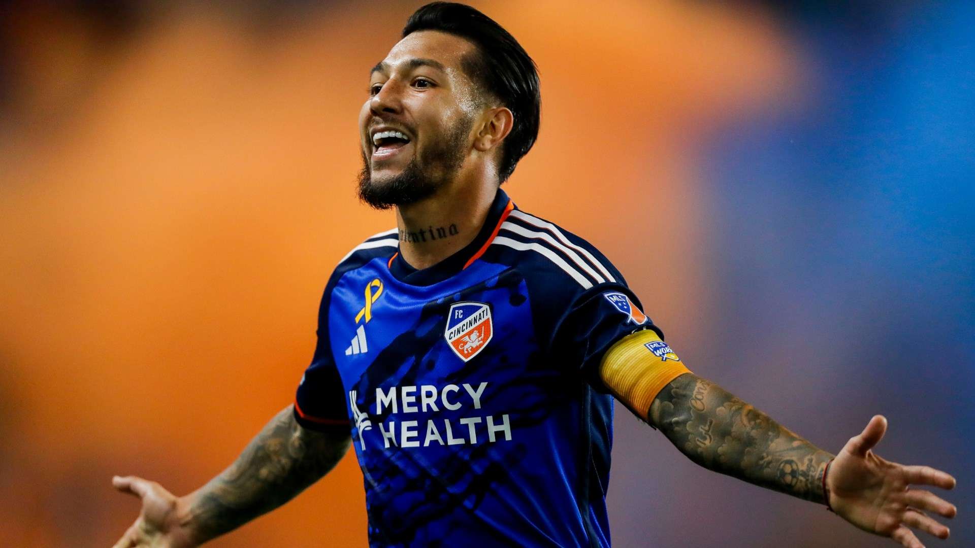 携手为球迷 携手为球迷